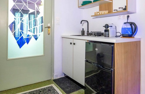 Old Town Rethymnon House | Sunny Palm Room Crete