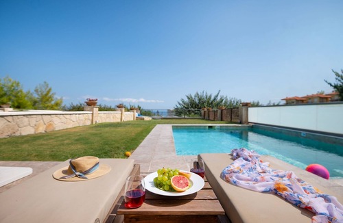 Pallini Villa | Sunny Villa Tria in Chaniotis