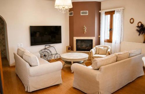 Skiros Villa | Sunrise Villa in Skyros - Coastal Sea View Haven