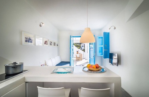 Finikia Villa | Superb Santorini Suites | Finikia Honeymoon Suite with Outdoor Private Jacuzzi
