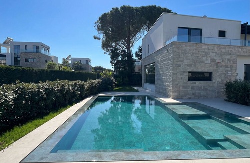 Ishem Villa | Superb Villa With Pool in San Pietro Resort