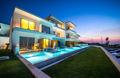 Psalidi Apartment | Superior Double Room with Swim-up Sharing Pool - Sea View