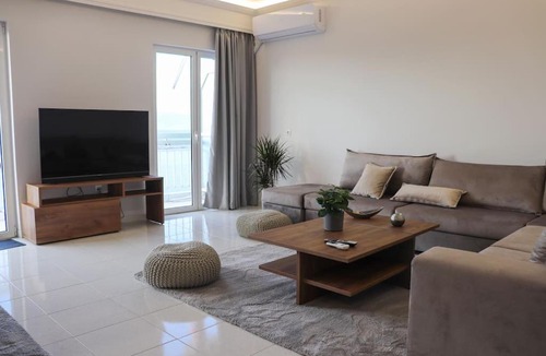 Patras Apartment | Superior Double Room with Stunning Sea View. DT