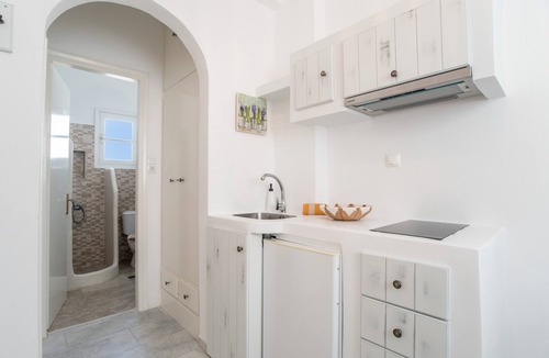 Mikri Vigla Apartment | Superior Ground Floor 1-Bedroom Apartment with Garden View