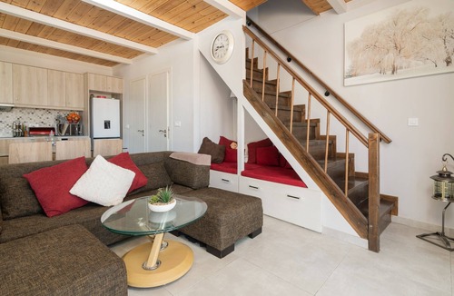 Neromilos House | Sweet Cottage Retreat
