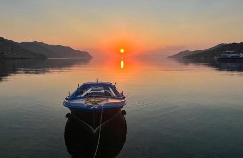 Symi House | Symi . VILLA CALME (Sur la Mer).