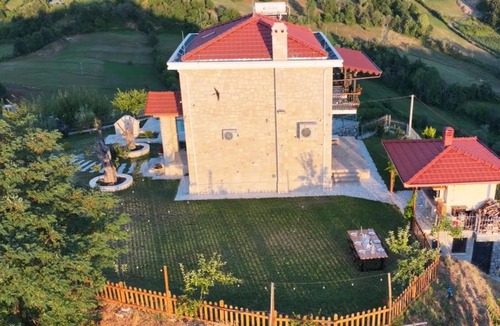 Sakës Villa | Syri Kryemates