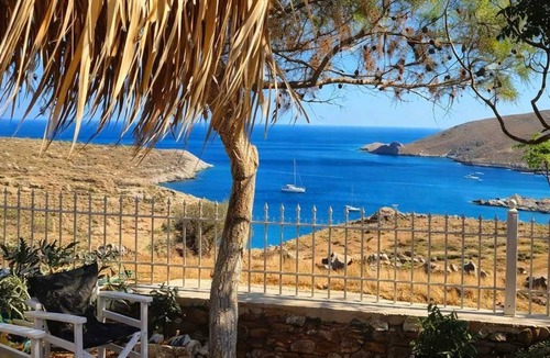 Omales Condo | Tainaros Rooms - Beachfront Comfy Getaway