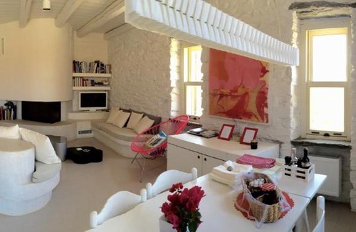 Vourkari House | The Art House