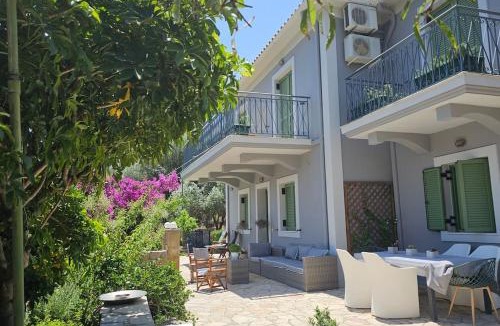 Makriotika Villa | The Blooming House