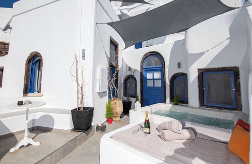 Oia Villa | The Blue Domes Cave Villa with outdoor Hot Tub and Caldera View, Villa