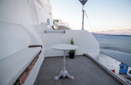 Oia Villa | The Blue Domes Cave Villa with outdoor Hot Tub and Caldera View, Villa