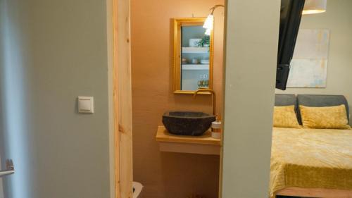 Kerameikos Apartment | The Clay Nest