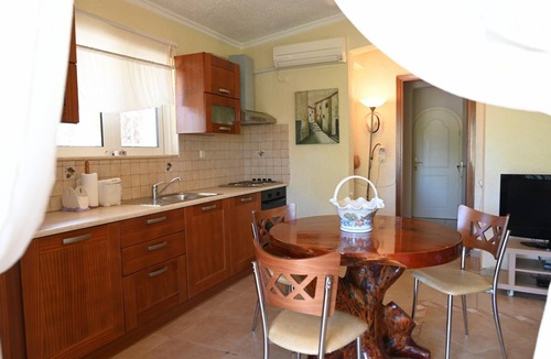 Kilada Apartment | The Gaia Suite: Luxury Mediterranean Retreat in Porto Heli