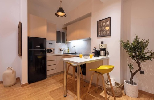 Filopappou Apartment | The Heart Of Athens