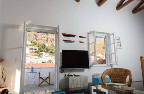 idhra Apartment | The House at the Centre