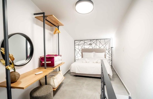 Ioannina Apartment | The Nightingale