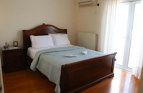 Salamis Apartment | the olive apartment