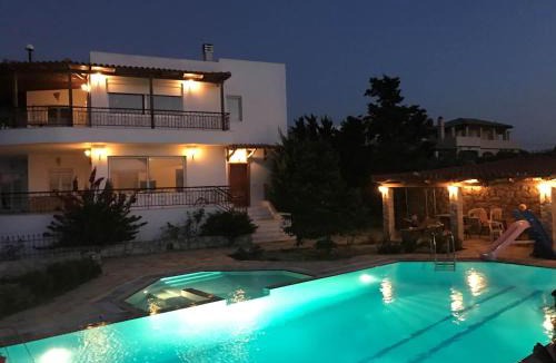 Prasas Villa | The Three Graces - Villa with Private Pool, Jacuzzi & BBQ for up to 8 guests