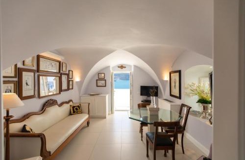 Firostefani Hotel | The Tsitouras Collection
