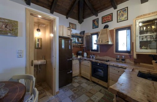 Synikia Mesi Trikalon House | The Walnut Tree Lodge-Mountain house in Greece