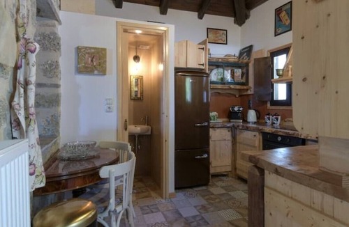 Synikia Mesi Trikalon House | The Walnut Tree Lodge-Mountain house in Greece