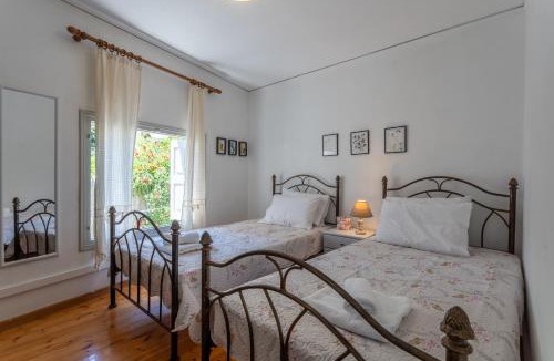 Mytilene House | The Yard House, Castle View Mytilene