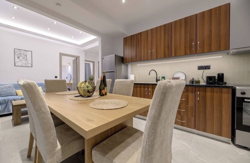Ano Vasilikos Apartment | Three - Bedroom Apartment (Ground Floor) - Athenia Apartments