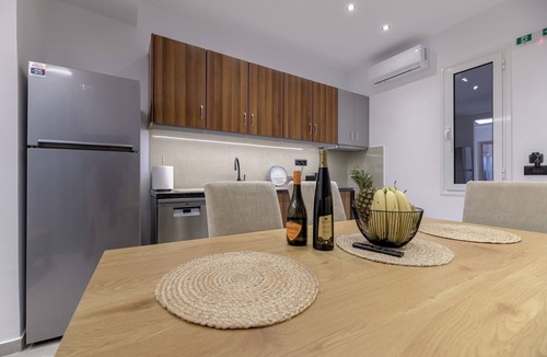 Ano Vasilikos Apartment | Three - Bedroom Apartment (Ground Floor) - Athenia Apartments