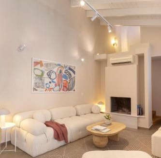 Plaka Villa | Three Bedroom Villa Plaka by Idiosyncrasy Collection