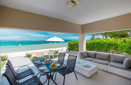 Vourvourou Villa | Tiamo Secrets - Beach Front by RentalsPro