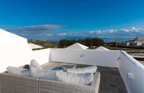 Paraga Villa | TIFFANYS VILLAS -PRIVATE Luxury Villa & Pool with Sea Views