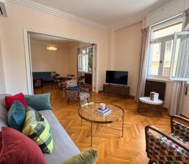 Kypseli Apartment | Timeless Athenian Apartment