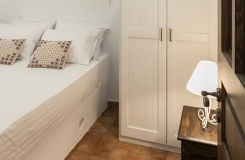 Aperathos House | Traditional Inn Pirethron
