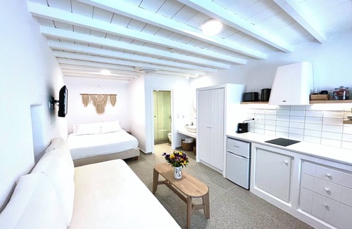 Mykonos Apartment | Traditional Mykonian Home steps from Little Venice