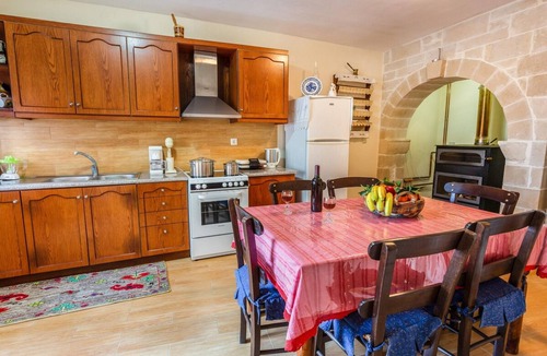 Tzitzifes House | Traditional Stone House Rafael