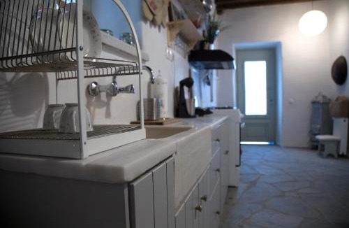 Isternia Apartment | Traditional Village House