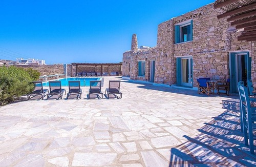 Agios Ioannis Apartment | Traditionally Styled Maisonette with A/C, Communal Terrace, Salt-Water Pool & Sea/Sunset Views!
