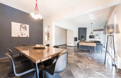Neos Kosmos Apartment | Traveler's Dream 4 brdm Renovated Penthouse