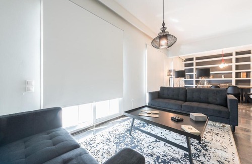 Neos Kosmos Apartment | Traveler's Dream 4 brdm Renovated Penthouse