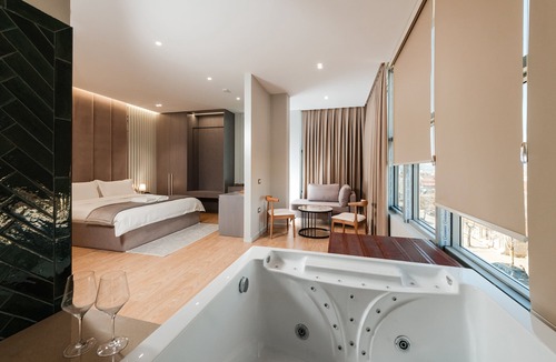 Kamez Hotel | Troci Hotel