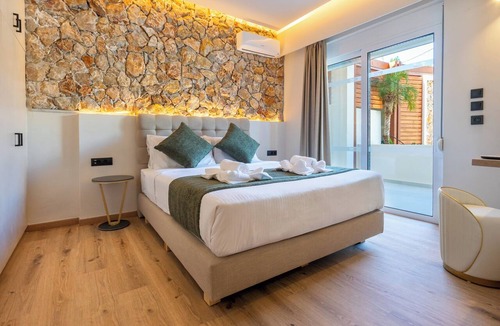 Kalithies Villa | Two Bedroom Villa with Private Pool