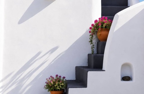 Vourvoulos Apartment | Two Gods Santorini Artemis SeaView Jacuzzi Suite