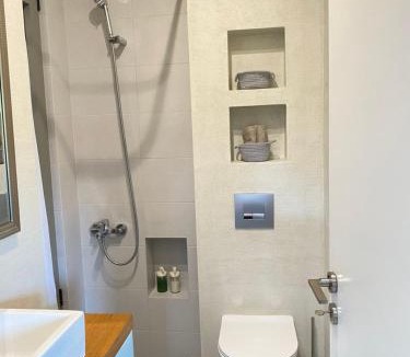 Dafni-Ymittos Apartment | Urban Garden Retreat, Acropolis View