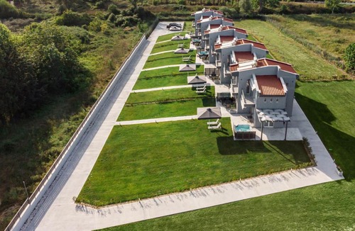Kassandra Hotel | V Luxury Apartments Posidi