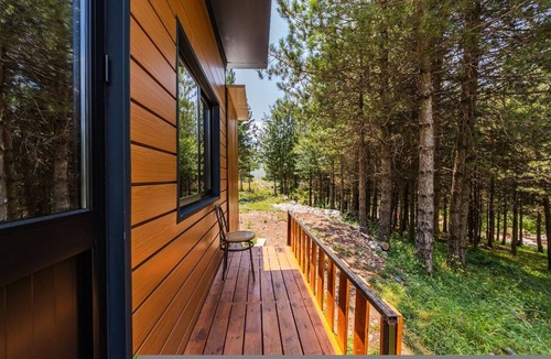 Shkoder County Apartment | Valley Cabin Bog Nature Retreat