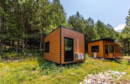 Shkoder County Apartment | Valley Cabin Bog Nature Retreat