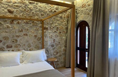 Qeparo Hotel | Valta Hotel
