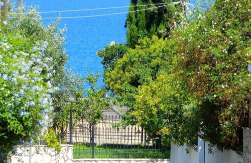 Paralia Vergas House | Venetia's Seaside Garden Home