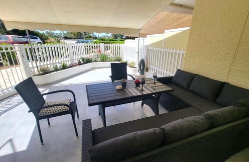 Lagonissi Apartment | Veta's Luxury apartment near the beach.